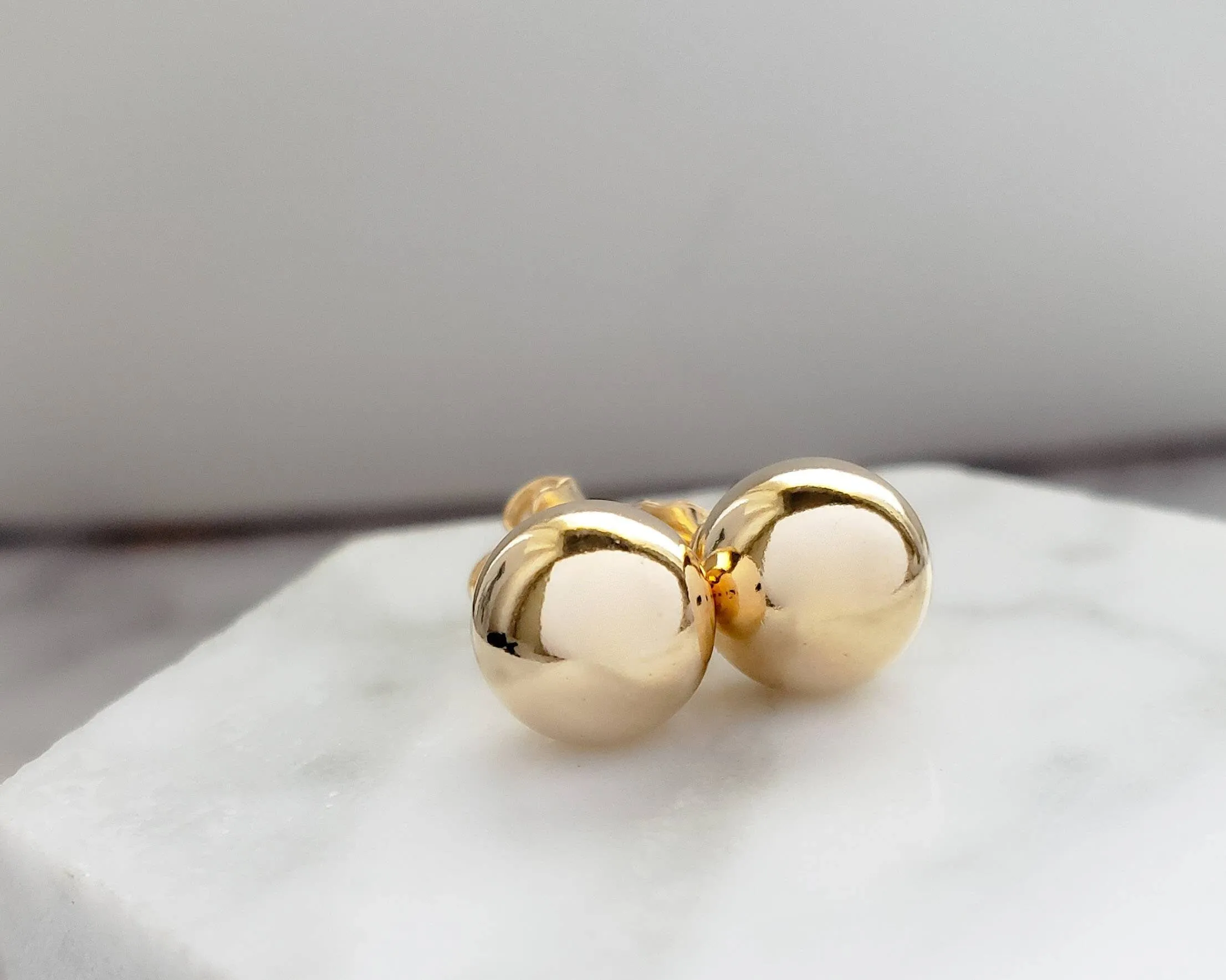 Round Stud Earrings